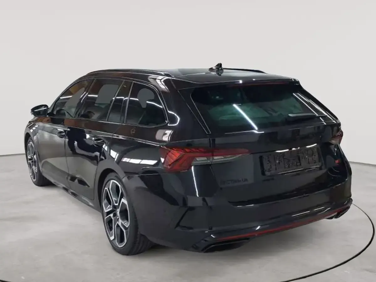Gebraucht Skoda Octavia RS 200 PS (147 kW) 2023 Blackmagic perleffekt Kombi