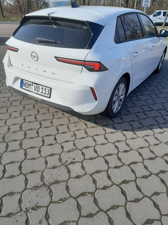 Gebraucht Opel Astra Enjoy 131 PS (96 kW) 2023 Weiß Limousine