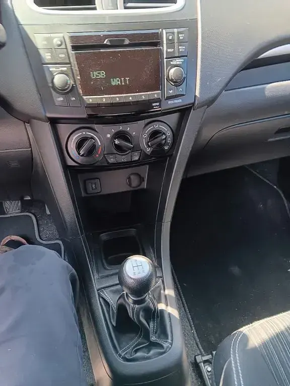 Gebraucht Suzuki Swift 94 PS (69 kW) 2014 Blau Kleinwagen