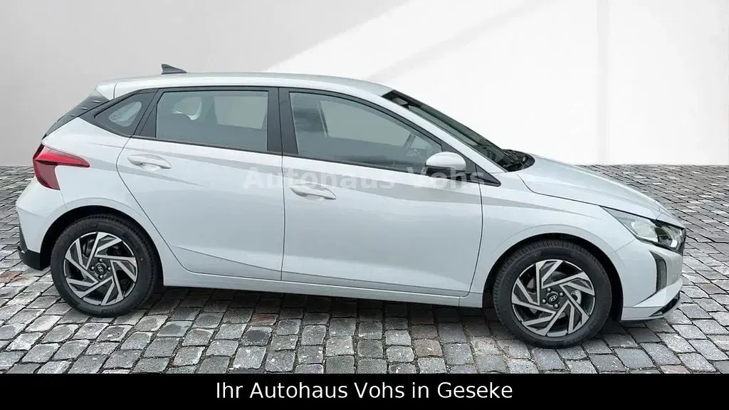 Neu Hyundai i20 GO! 90 PS (66 kW) 2026 Grün Kleinwagen