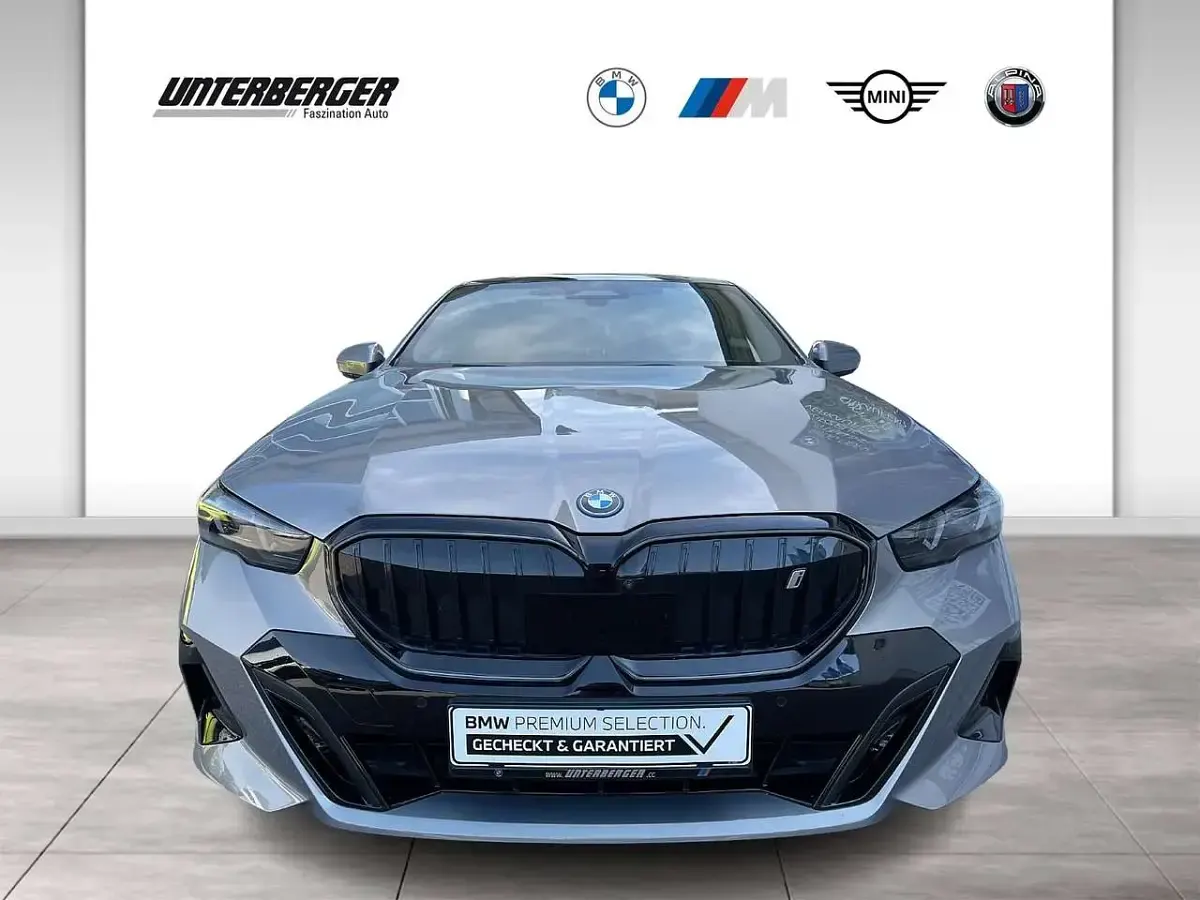 Gebraucht BMW i5 M Sport 250 kW (340 PS) 2024 Grau Limousine