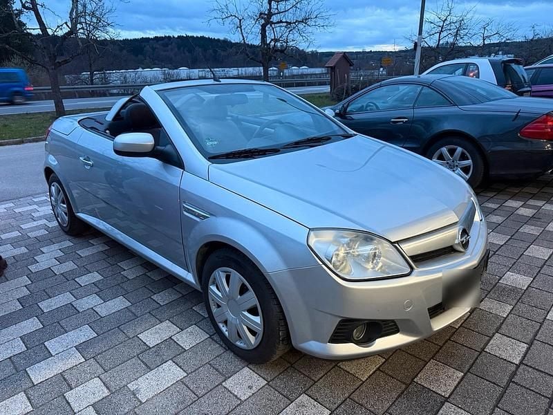 Gebraucht Opel Tigra 90 PS (66 kW) 2006 Silber Cabrio