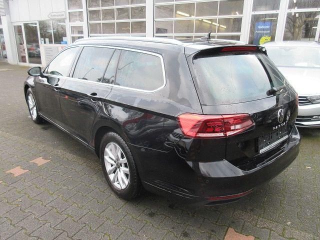 Gebraucht VW Passat Business 150 PS (110 kW) 2023 Deep black (metallic) Kombi