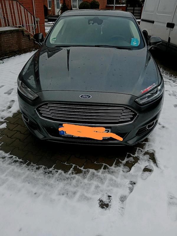 Braun Gebraucht 2016 Ford Mondeo Limousine | 9.950 € (Teuer) - Bild 1/4