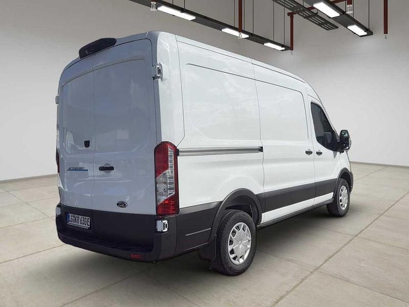 Gebraucht Ford Transit Trend 197 kW (269 PS) 2024 Weiß Limousine