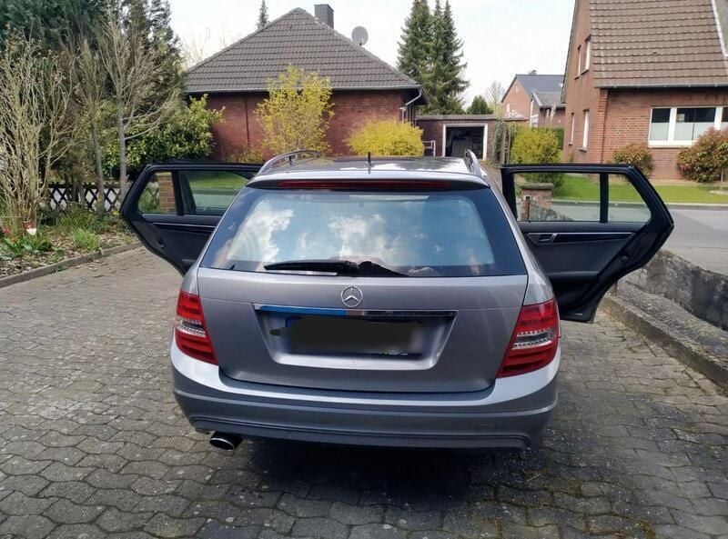 Grau Gebraucht 2014 Mercedes C220 Kombi | 10.950 € (Teuer) - Bild 1/4