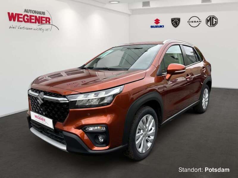Canyon brown pearl metallic Neu 2024 Suzuki SX4 S-Cross Comfort SUV | 25.640 € (Guter Preis) - Bild 1/4