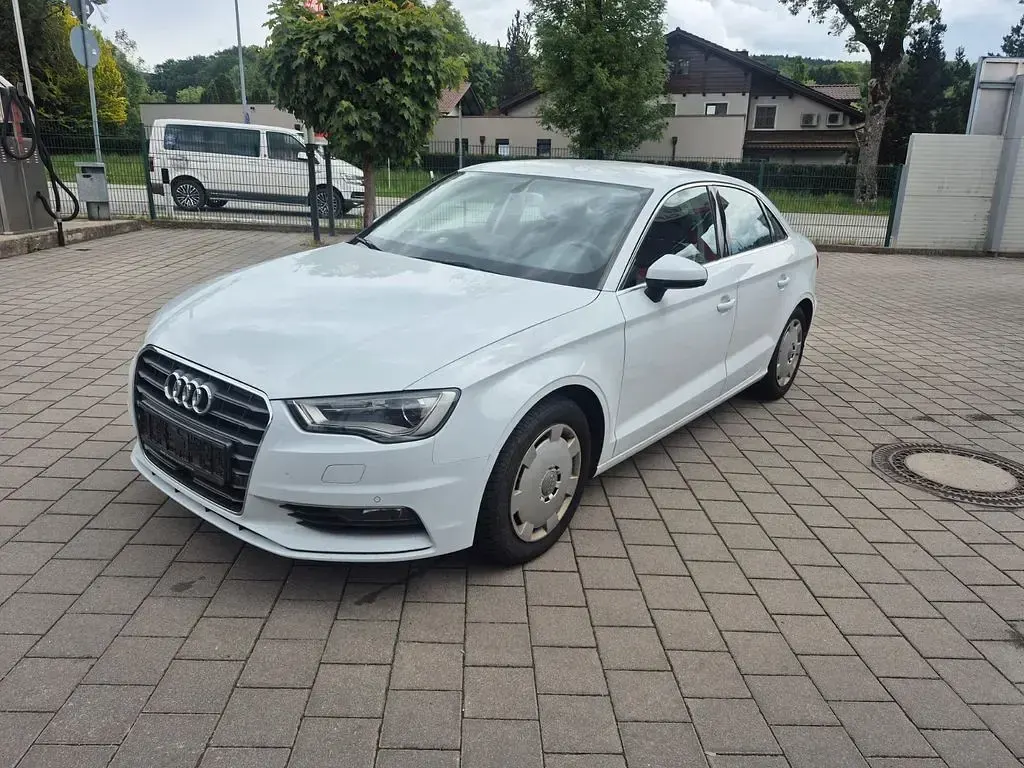Brugt Audi A3 S-Line 140 HK (102 kW) 2014 Hvid Sedan