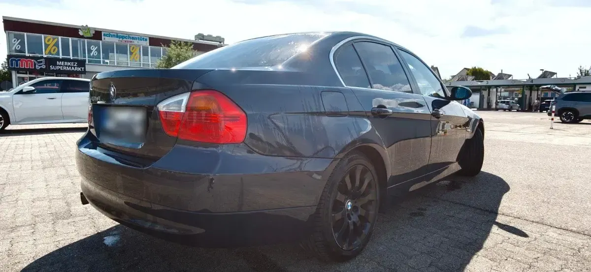 Gebraucht BMW 325 Sport Line 218 PS (160 kW) 2006 Blau Limousine