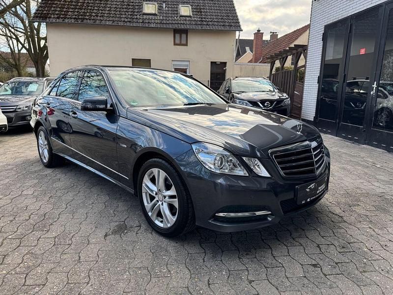 Gebraucht Mercedes E220 Avantgarde 170 PS (125 kW) 2010 Grau Limousine