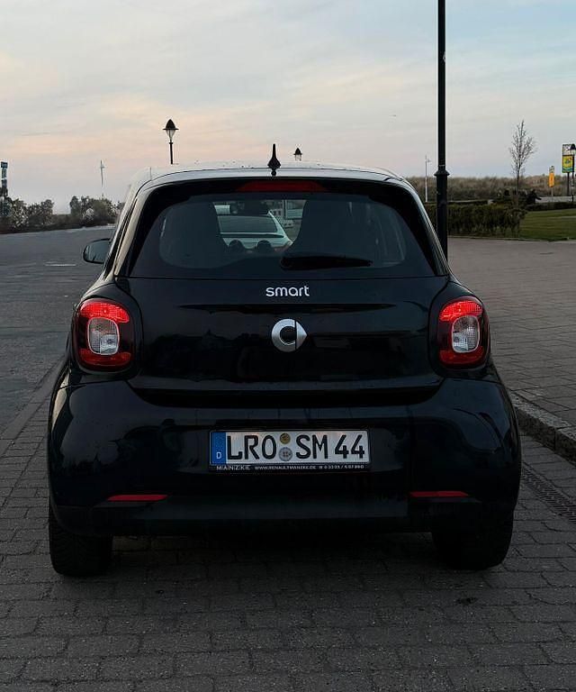 Gebraucht Smart ForFour Passion 71 PS (52 kW) 2018 Schwarz Kleinwagen