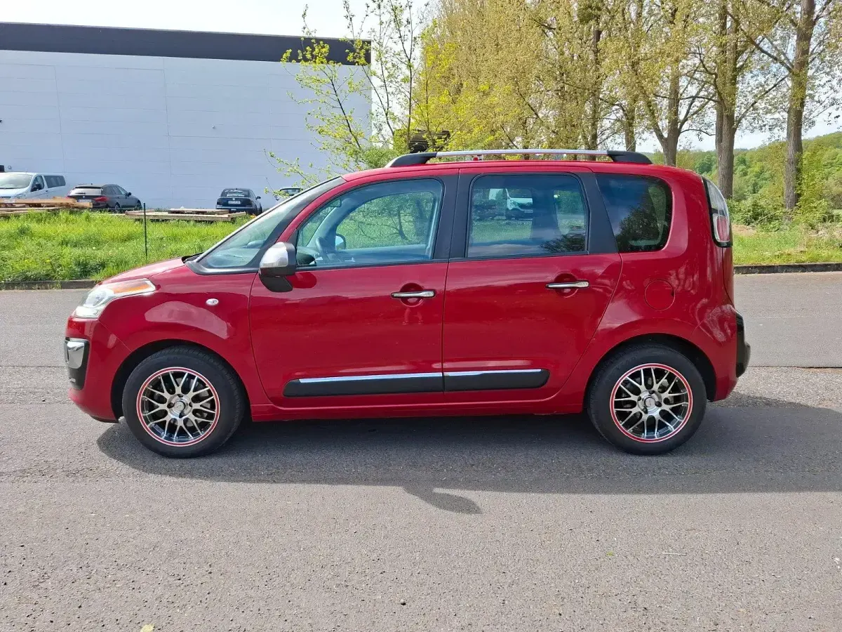 Usado Citroën C3 SELECTION 110 CV (80 kW) 2017 Rojo Monovolumen