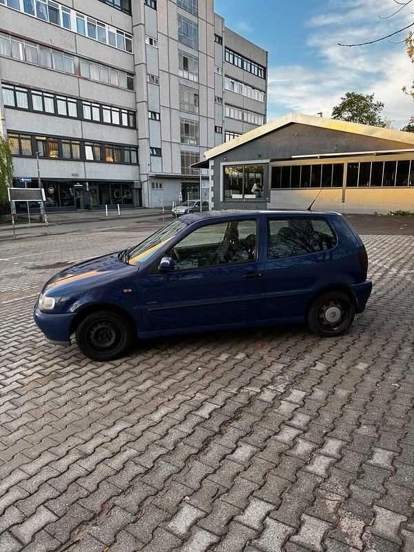 Gebraucht VW Polo 50 PS (36 kW) 1999 Blau Kleinwagen