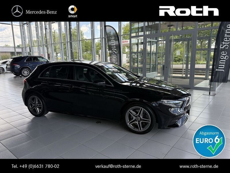 Schwarz Gebraucht 2024 Mercedes A220 AMG Limousine | 34.899 € (Guter Preis) - Bild 1/4