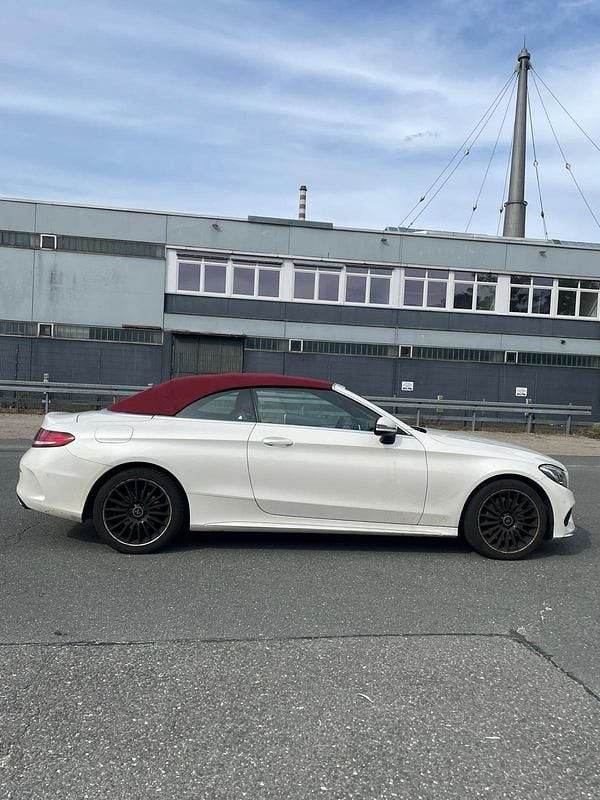 Weiß Gebraucht 2018 Mercedes C250 Cabrio | 27.000 € (Etwas zu teuer) - Bild 1/4