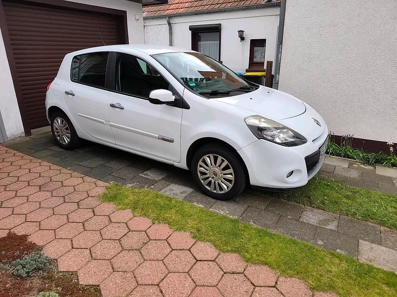 Occasion Renault Clio II Expression 75 ch (55 kW) 2009 Blanc Citadine