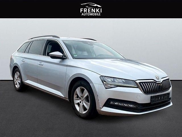 Silber Gebraucht 2022 Skoda Superb Ambition Kombi | 20.999 € (Fairer Preis) - Bild 1/4
