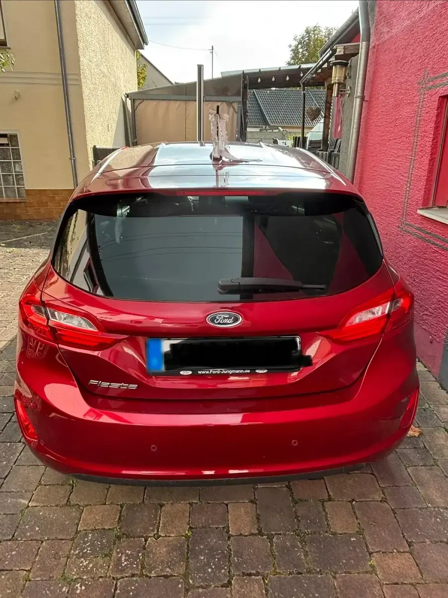 Używany Ford Fiesta 101 KM (74 kW) 2019 Czerwony Hatchback
