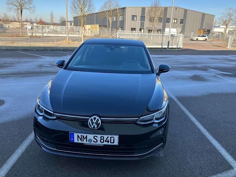 Gebraucht VW Golf VII Active 150 PS (110 kW) 2021 Schwarz Kleinwagen