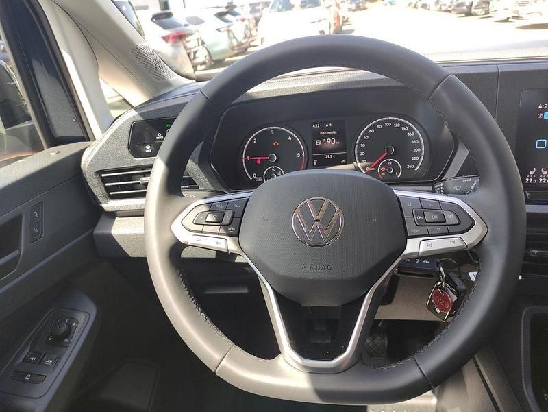 Gebraucht VW Caddy Basis 122 PS (89 kW) 2024 Starlight blue metallic Van / Kleinbus