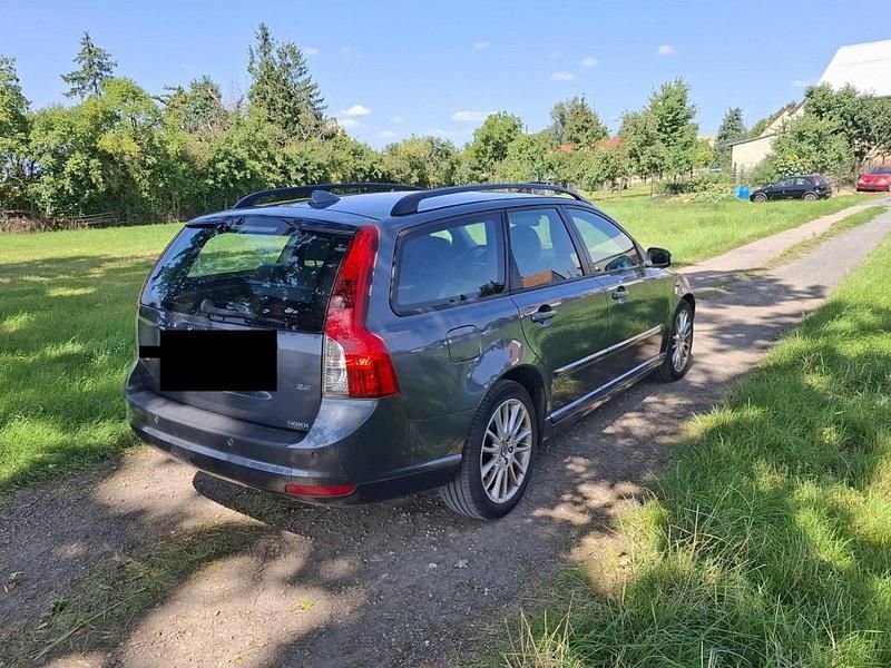 Gebraucht Volvo V50 Momentum 170 PS (125 kW) 2008 Grau Kombi