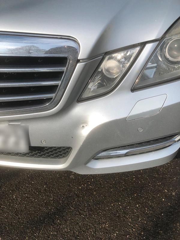 Gebraucht Mercedes E220 170 PS (125 kW) 2011 Silber Limousine