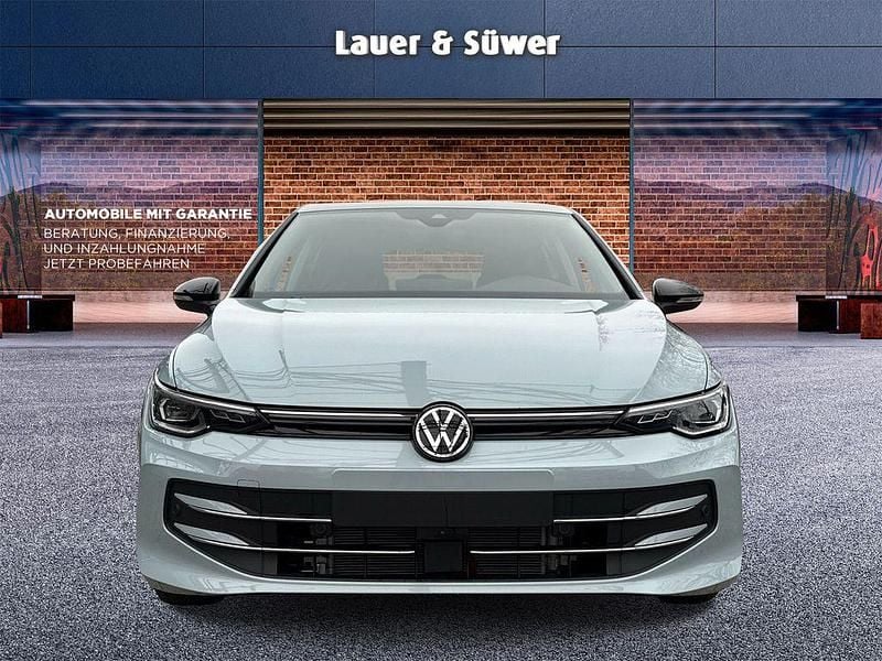 Gebraucht VW Golf VIII Goal 150 PS (110 kW) 2025 Blau Limousine