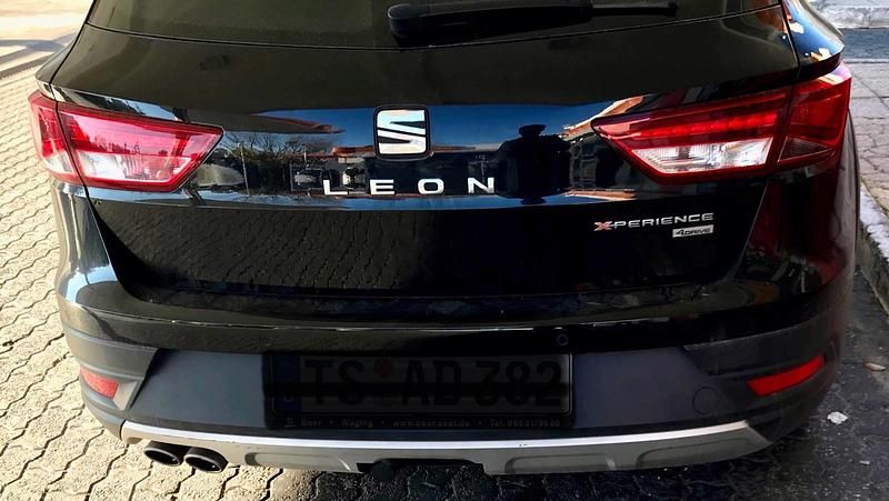 Schwarz Gebraucht 2016 Seat Leon Kombi | 16.500 € - Bild 1/4