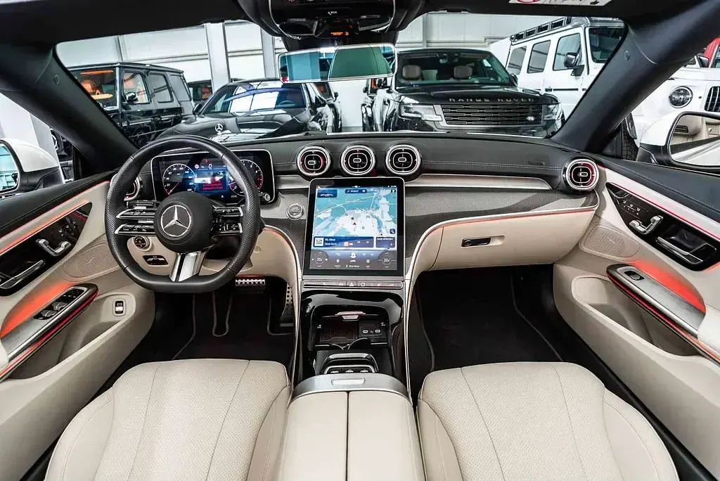 Gebraucht Mercedes CLE200 AMG line 204 PS (150 kW) 2025 Weiß Cabrio