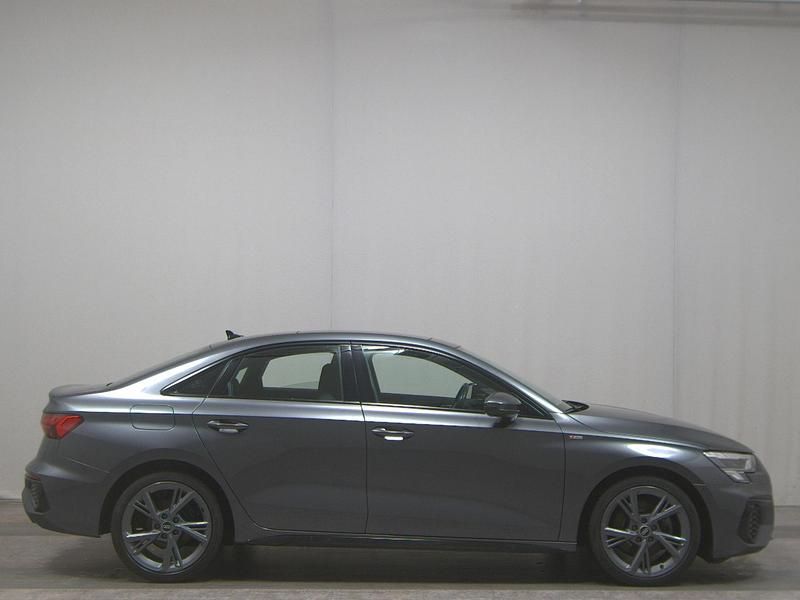 Grau Gebraucht 2021 Audi A3 S-Line Limousine | 20.280 € (Guter Preis) - Bild 1/4
