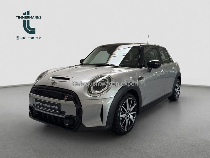 melting silver iii (metallic) Gebraucht 2024 Mini Cooper S Kleinwagen | 32.030 € (Etwas zu teuer) - Bild 1/4