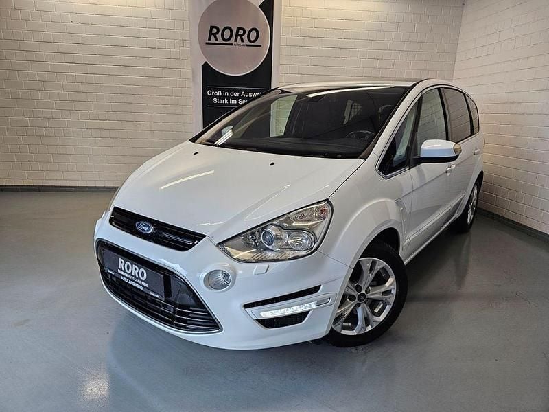 Weiß Gebraucht 2013 Ford S-MAX Titanium Van / Kleinbus | 4.000 € (Guter Preis) - Bild 1/4