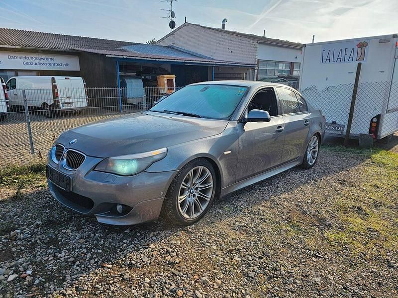 Gebraucht BMW 525 M Sport 197 PS (144 kW) 2009 Grau Limousine