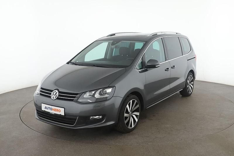 Grau Gebraucht 2017 VW Sharan Sound Van / Kleinbus | 21.260 € (Guter Preis) - Bild 1/3