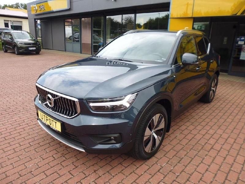 Denim blue / metallic (metallic) Gebraucht 2022 Volvo XC40 Inscription SUV | 31.980 € (Guter Preis) - Bild 1/4