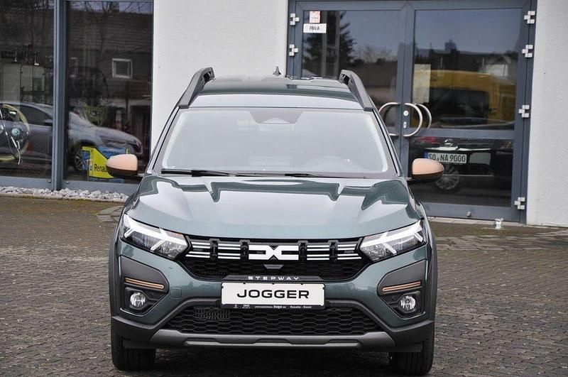 Neu Dacia Jogger Extreme 110 PS (80 kW) 2025 Grün Van / Kleinbus