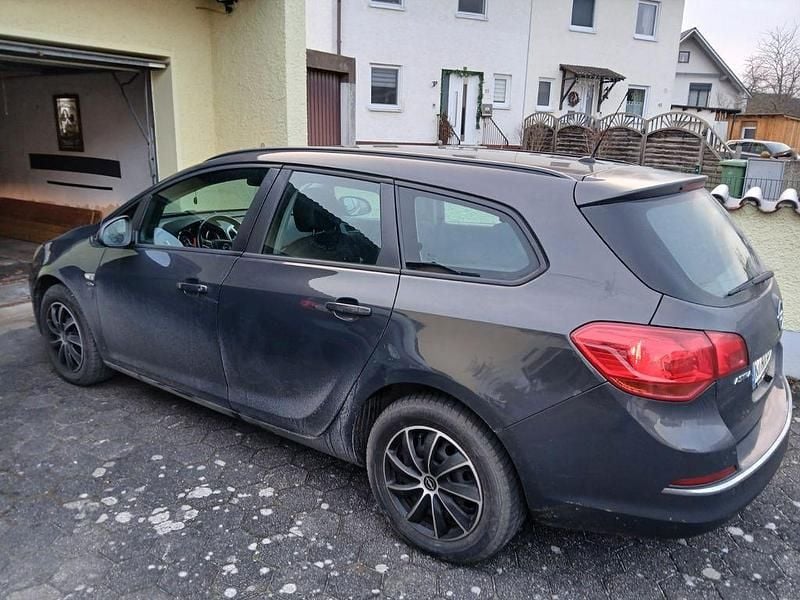 Gebraucht Opel Astra Active 140 PS (102 kW) 2013 Schwarz Kombi