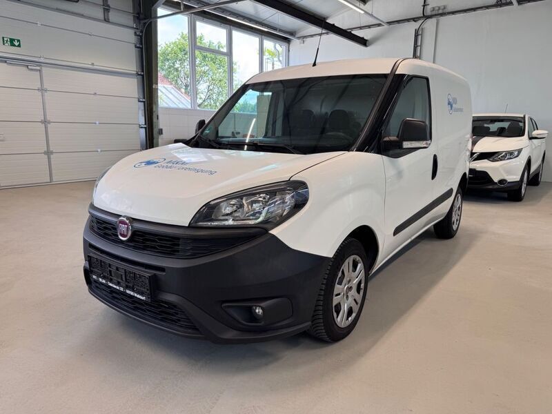 Weiß Gebraucht 2020 Fiat Doblò Van / Kleinbus | 7.990 € (Superpreis) - Bild 1/4