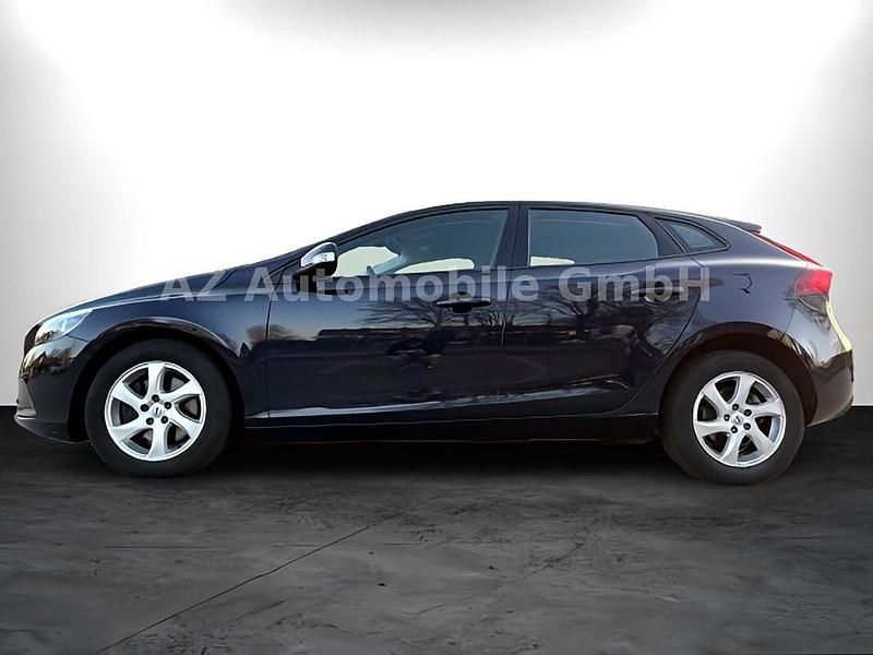 Gebraucht Volvo V40 You! 122 PS (89 kW) 2015 Blau Limousine