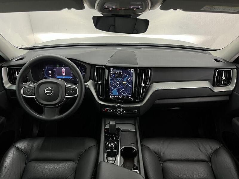 Gebraucht Volvo XC60 197 PS (144 kW) 2024 Crystal white (metallic) SUV