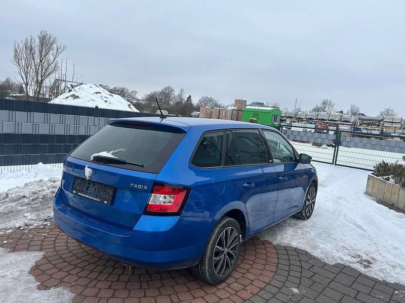 Gebraucht Skoda Fabia 105 PS (77 kW) 2015 Raceblau metallic Kombi
