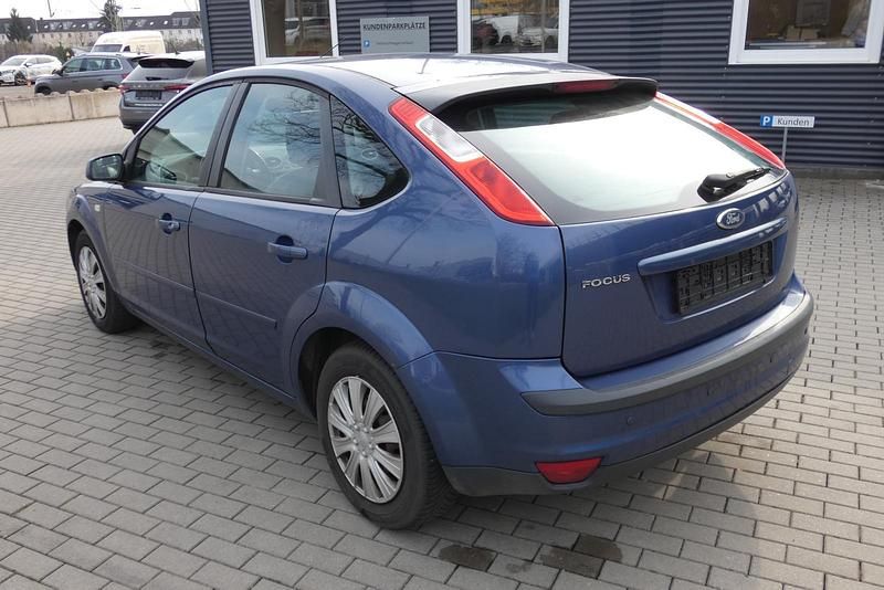 Gebraucht Ford Focus Titanium 101 PS (74 kW) 2005 Jeans (metallic) Limousine
