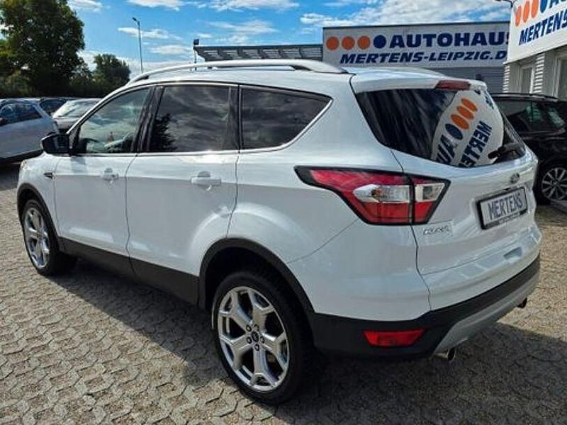 Gebraucht Ford Kuga Titanium 150 PS (110 kW) 2016 Weiß SUV