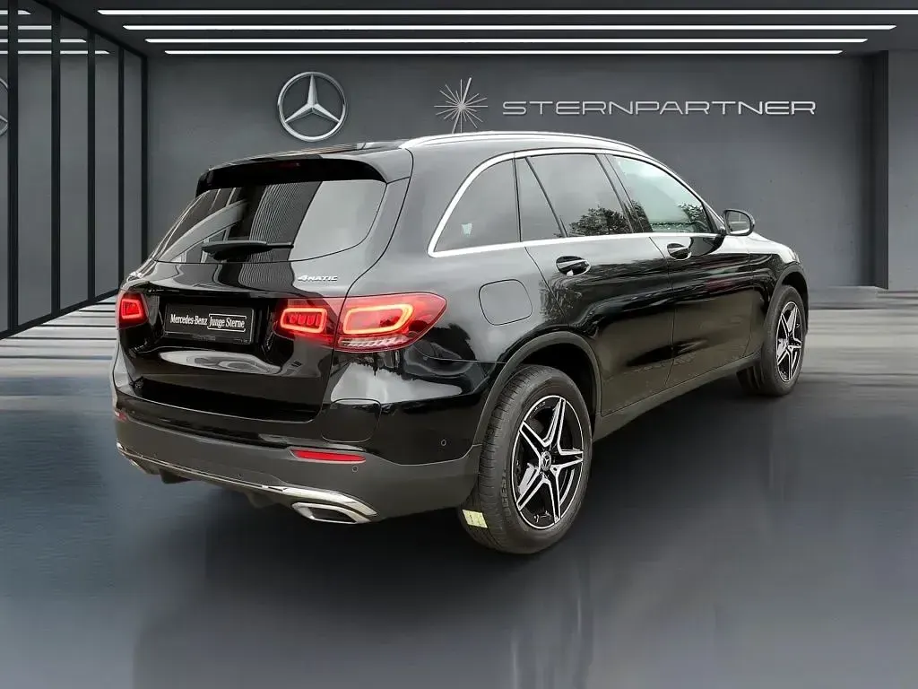 Gebraucht Mercedes GLC300e AMG 306 PS (225 kW) 2022 Schwarz SUV