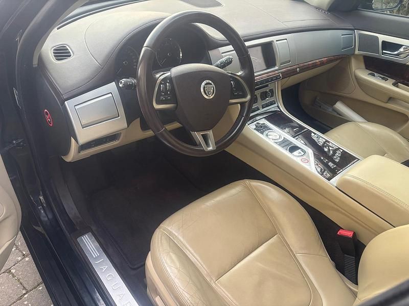 Gebraucht Jaguar XF 385 PS (283 kW) 2011 Schwarz Limousine