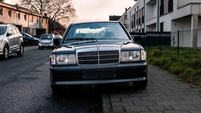 Schwarz Gebraucht 1987 Mercedes 190 Limousine | 22.000 € - Bild 1/4