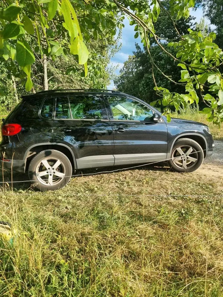 Gebraucht VW Tiguan Trendline 150 PS (110 kW) 2015 Schwarz SUV