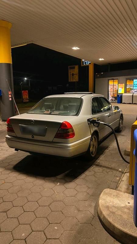 Gebraucht Mercedes C280 193 PS (141 kW) 1993 Silber Limousine