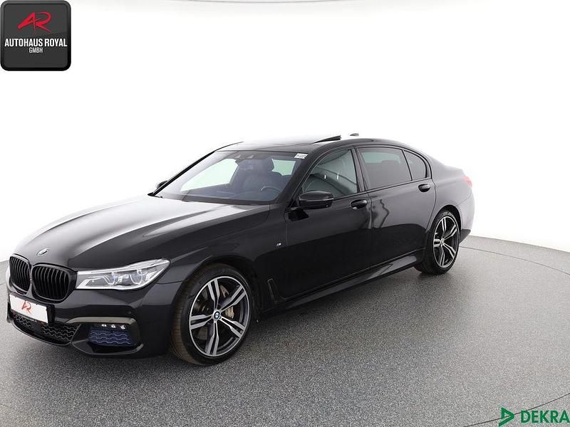 Black sapphire Gebraucht 2016 BMW 750L M Sport Limousine | 36.780 € - Bild 1/4
