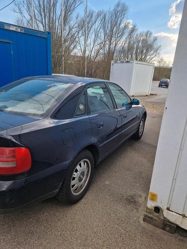 Gebraucht Audi A4 90 PS (66 kW) 2000 Blau Limousine